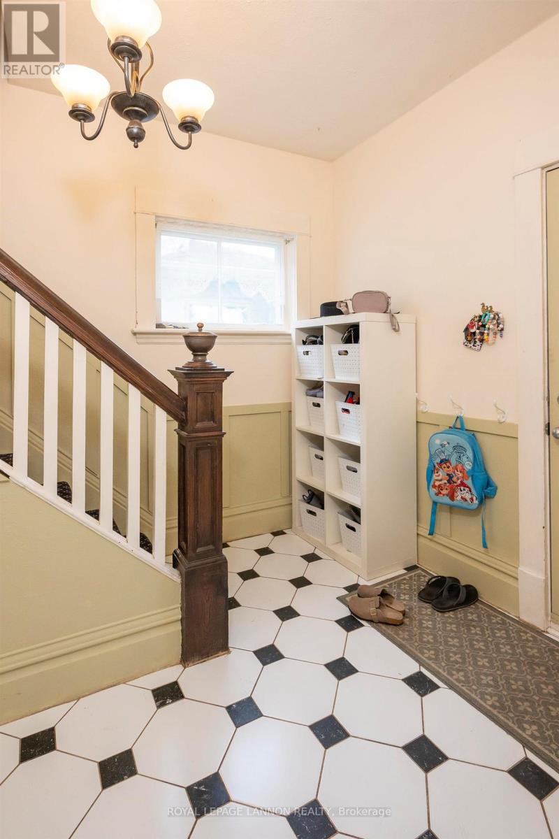 223 Marks St S, Thunder Bay, Ontario  P7E 1L9 - Photo 2 - X13722840