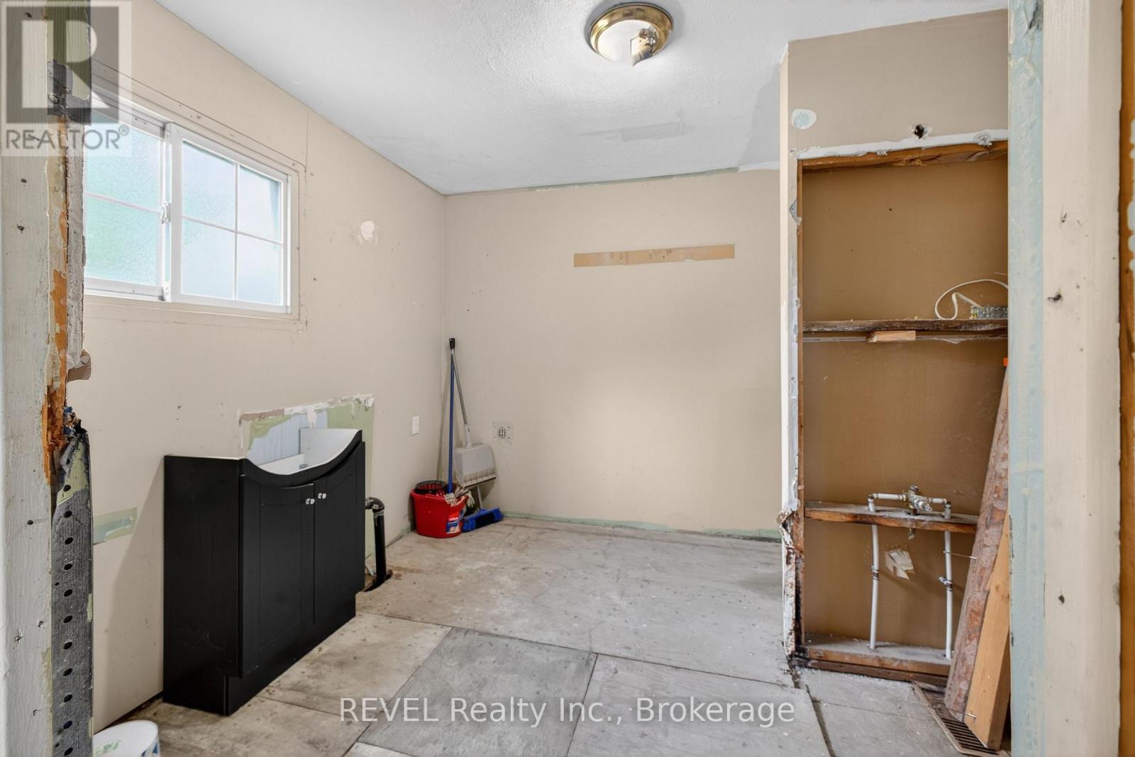 64 Division Street, St. Catharines, Ontario  L2R 3G6 - Photo 9 - X13731342