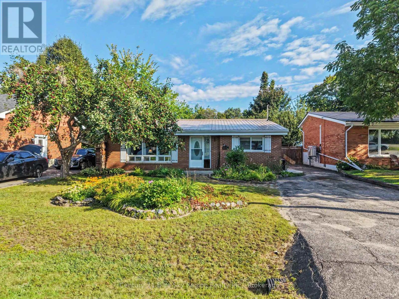 328 Mckenzie Avenue, North Bay, Ontario  P1B 7E2 - Photo 2 - X13731598