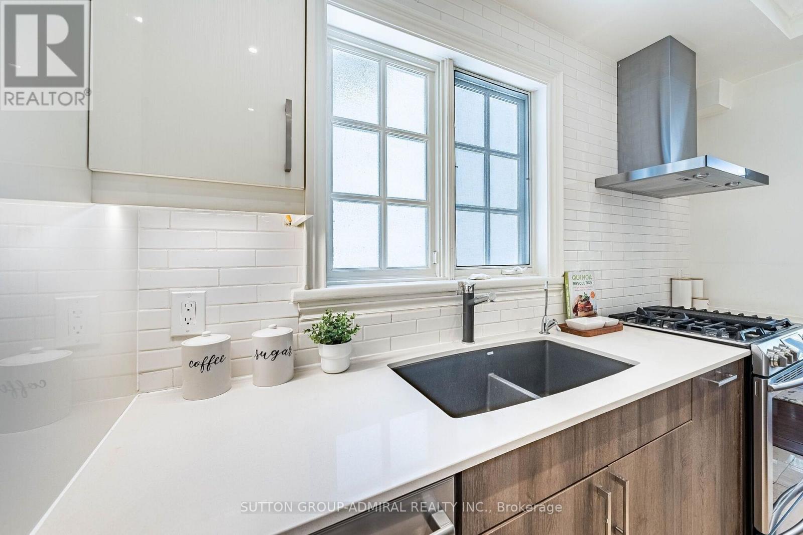 63 Highland Avenue, Toronto, Ontario  M4W 2A2 - Photo 16 - C13731350