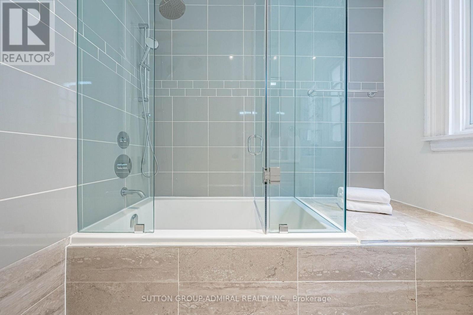 63 Highland Avenue, Toronto, Ontario  M4W 2A2 - Photo 36 - C13731350