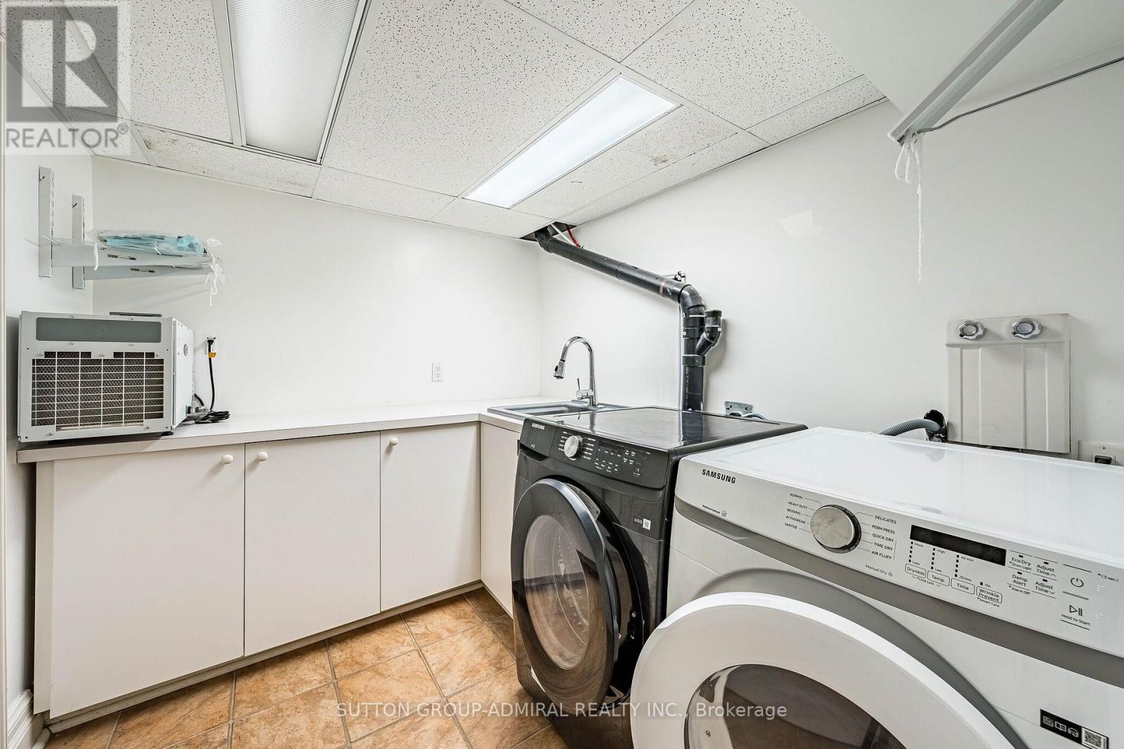 63 Highland Avenue, Toronto, Ontario  M4W 2A2 - Photo 45 - C13731350