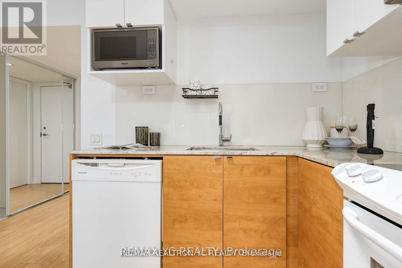 710 - 121 Mcmahon Drive, Toronto, Ontario  M2K 0C1 - Photo 10 - C13731634