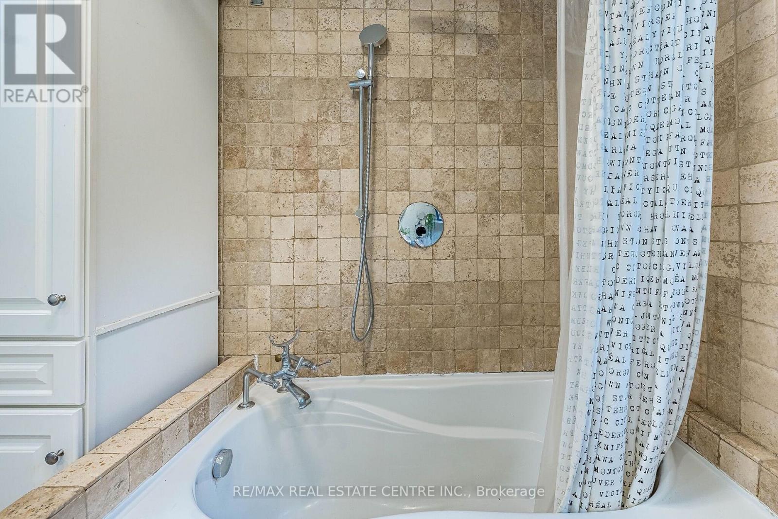 14 Wildwood Crescent, Toronto, Ontario  M4L 2K7 - Photo 19 - E13731338