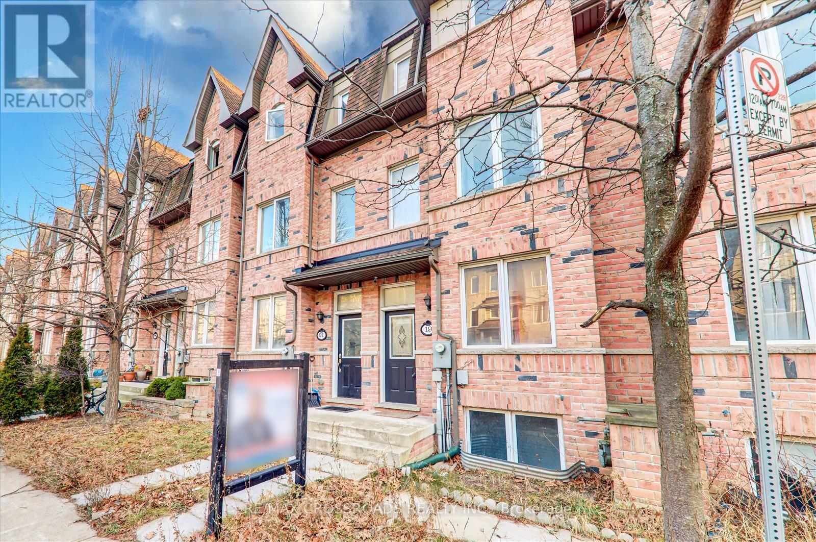 19 Kawneer Terrace, Toronto, Ontario  M1P 0C3 - Photo 3 - E13731340