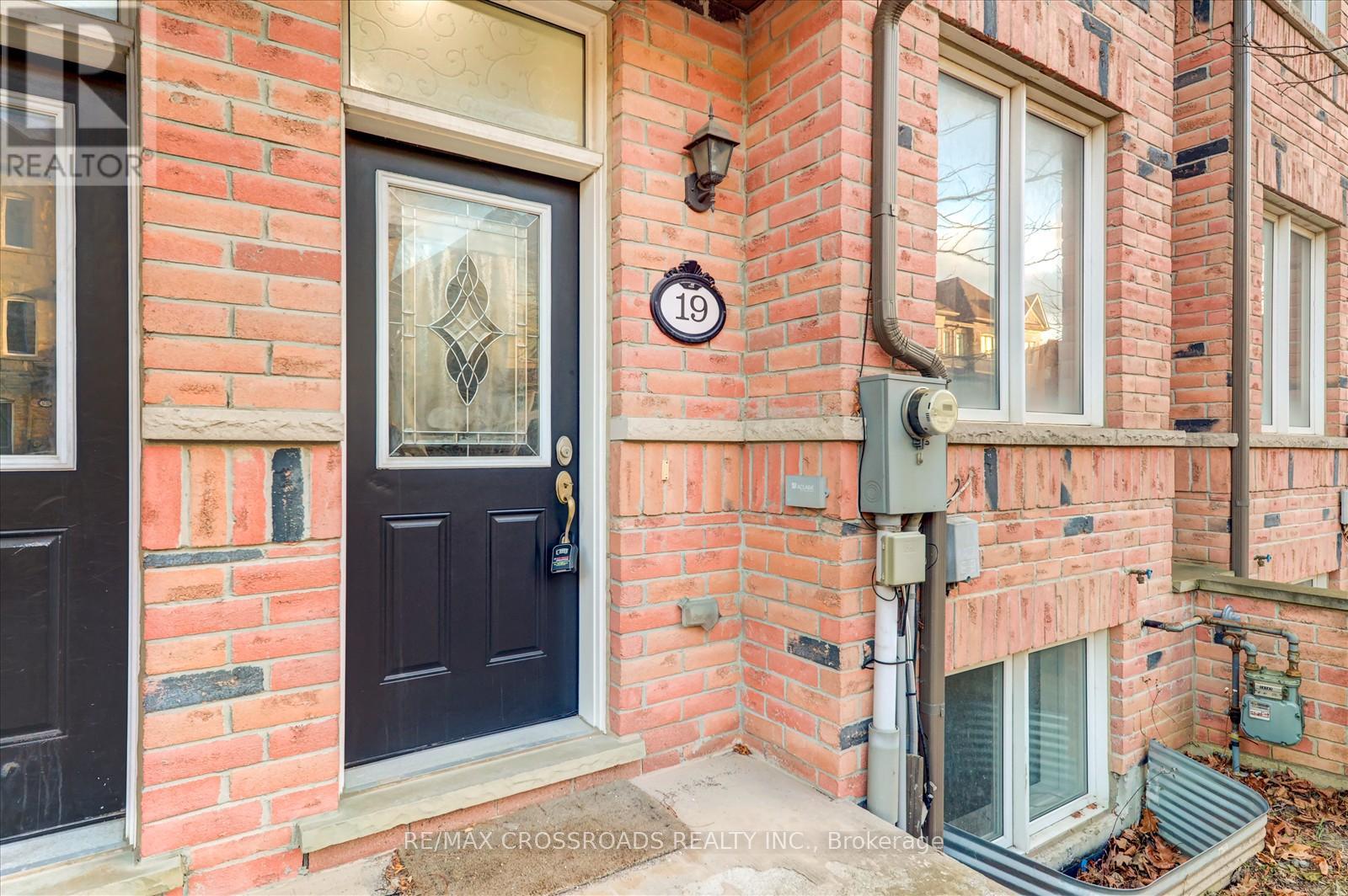 19 Kawneer Terrace, Toronto, Ontario  M1P 0C3 - Photo 4 - E13731340