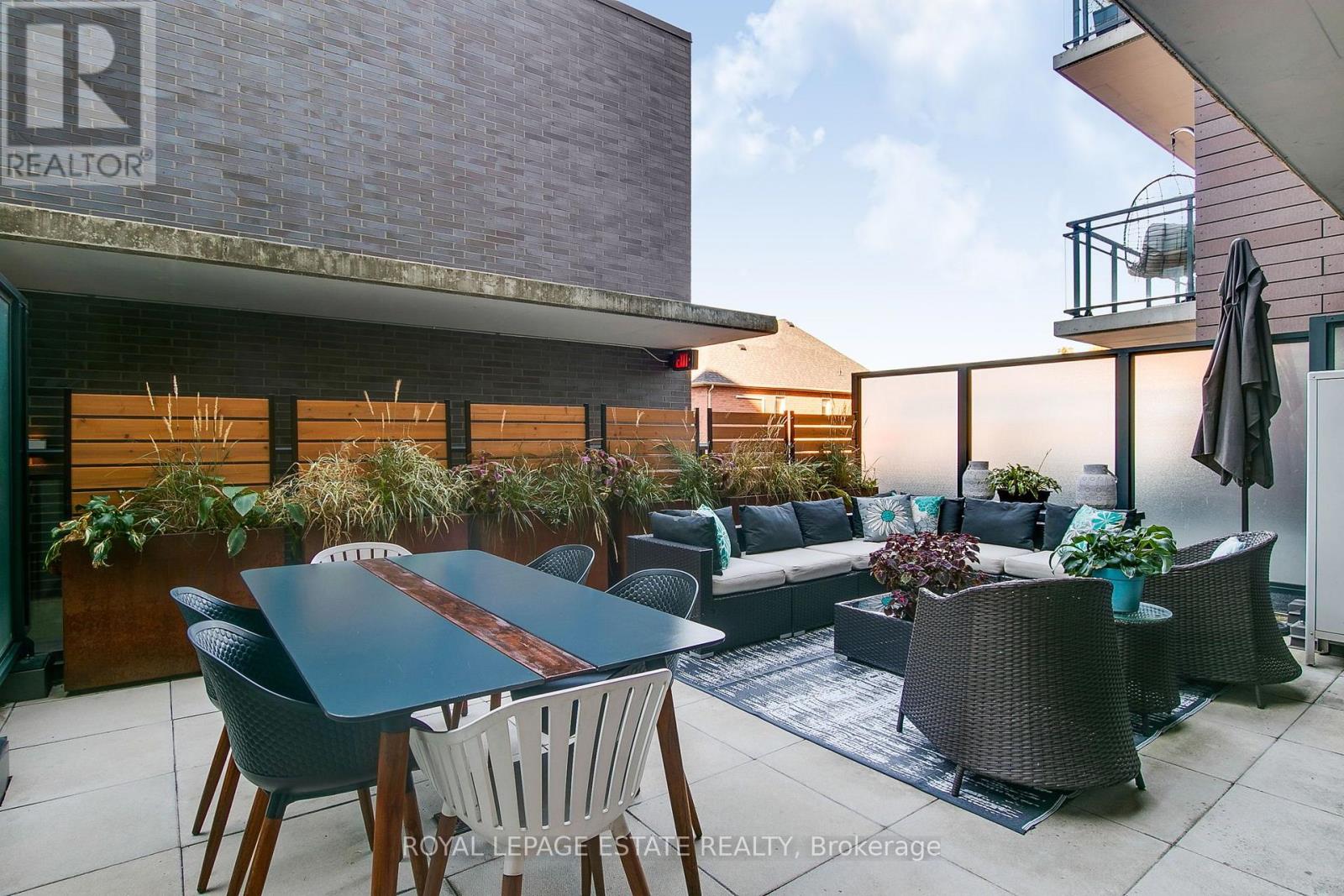 305 - 1190 Dundas Street E, Toronto, Ontario  M4M 0C5 - Photo 2 - E13731392