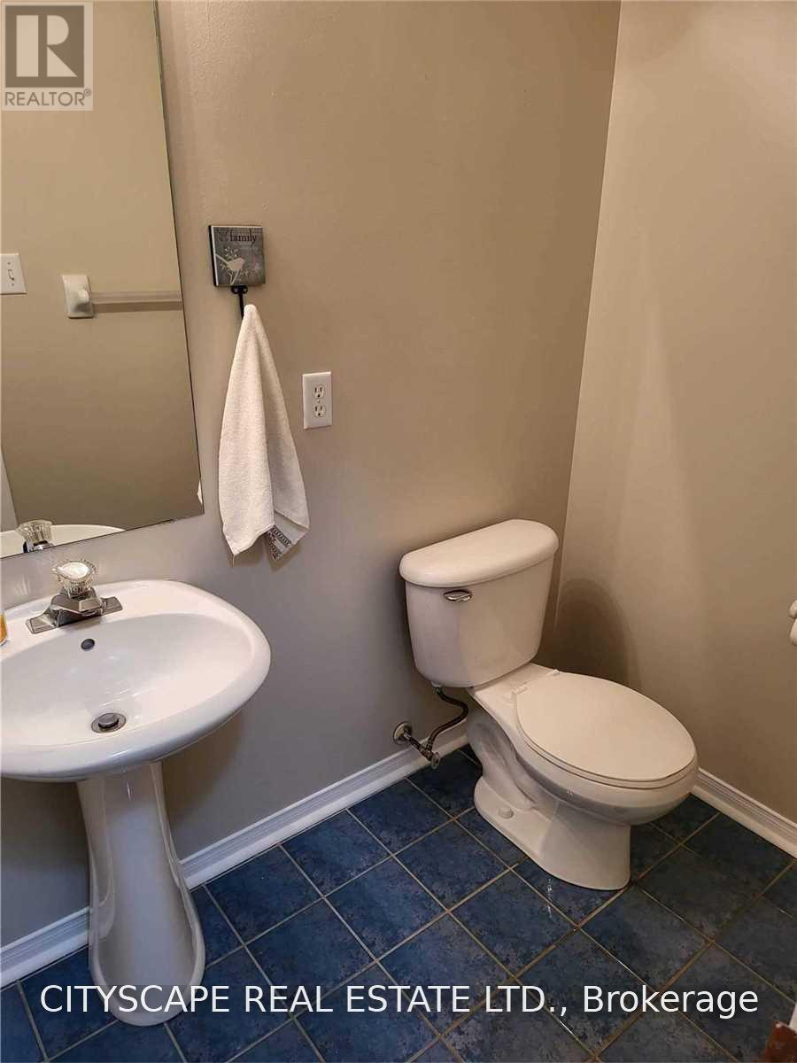 3 Jays Drive, Whitby, Ontario  L1R 2P5 - Photo 11 - E13731632