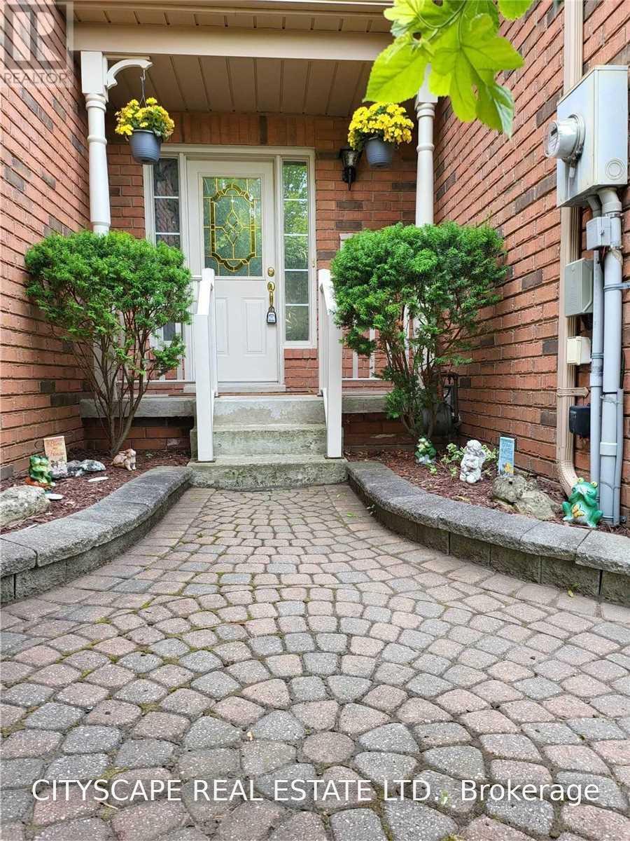 3 Jays Drive, Whitby, Ontario  L1R 2P5 - Photo 2 - E13731632