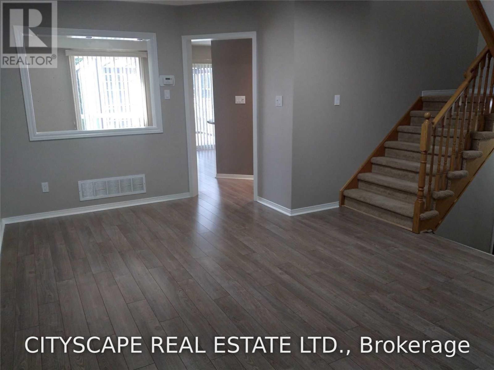 3 Jays Drive, Whitby, Ontario  L1R 2P5 - Photo 4 - E13731632