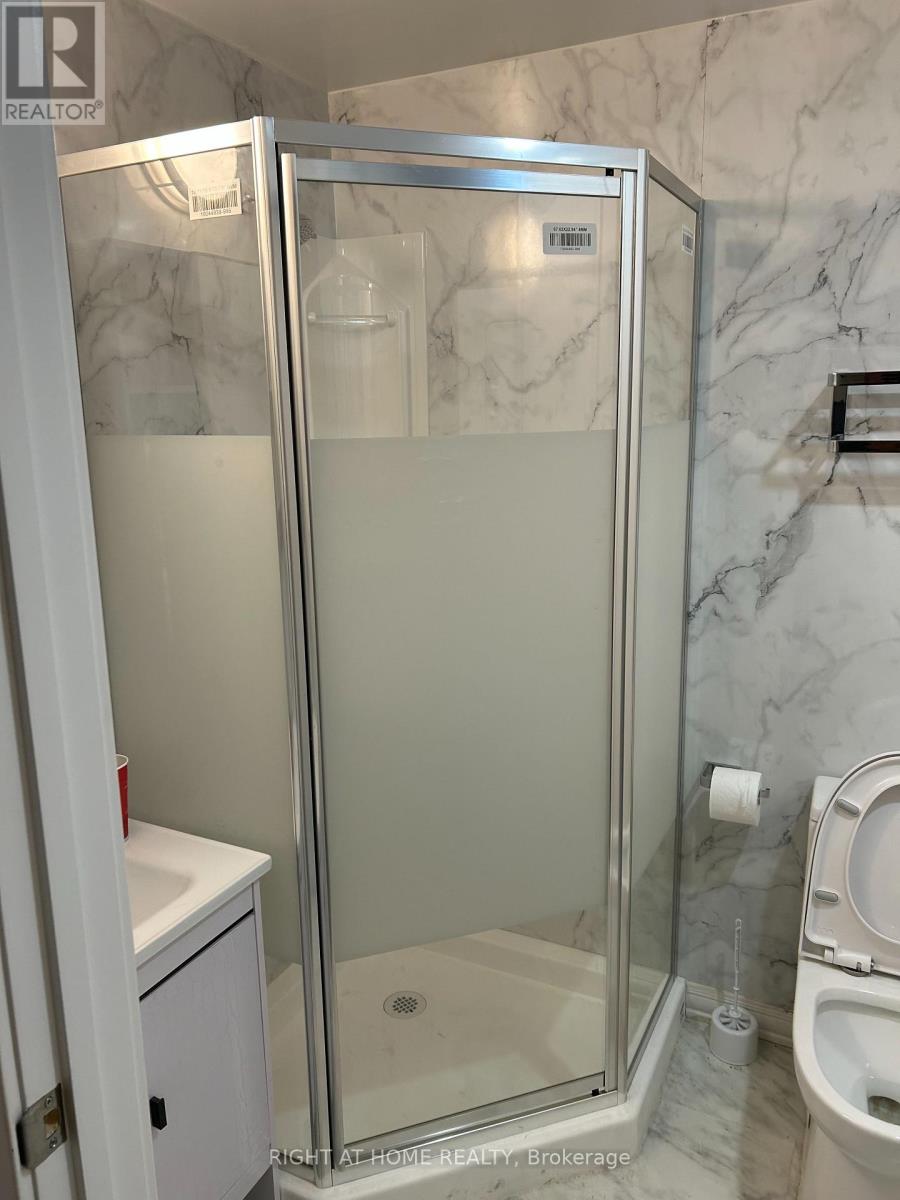 Garden Suite - 875 Bathurst Street, Toronto, Ontario  M5R 3G2 - Photo 11 - C13719120