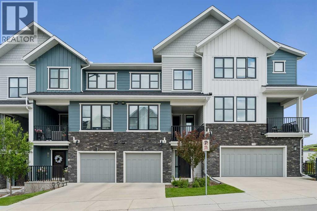 711 Crestridge Common Sw, Calgary, Alberta  T3B 6L6 - Photo 1 - A2321405