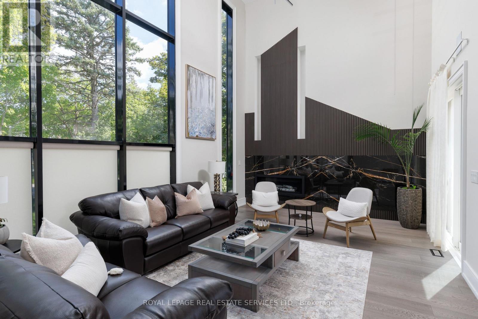 564 Stonecliffe Road, Oakville, Ontario  L6L 4N9 - Photo 4 - W13668526