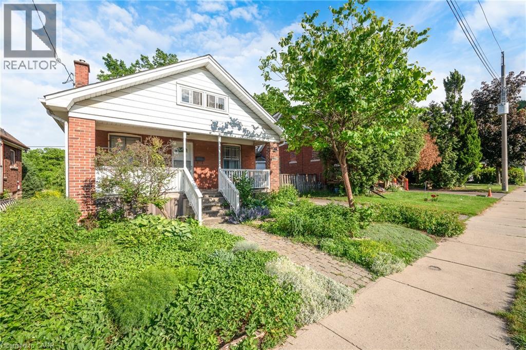 295 Keswick Court, Hamilton, Ontario  L8K 2S6 - Photo 3 - 40843826