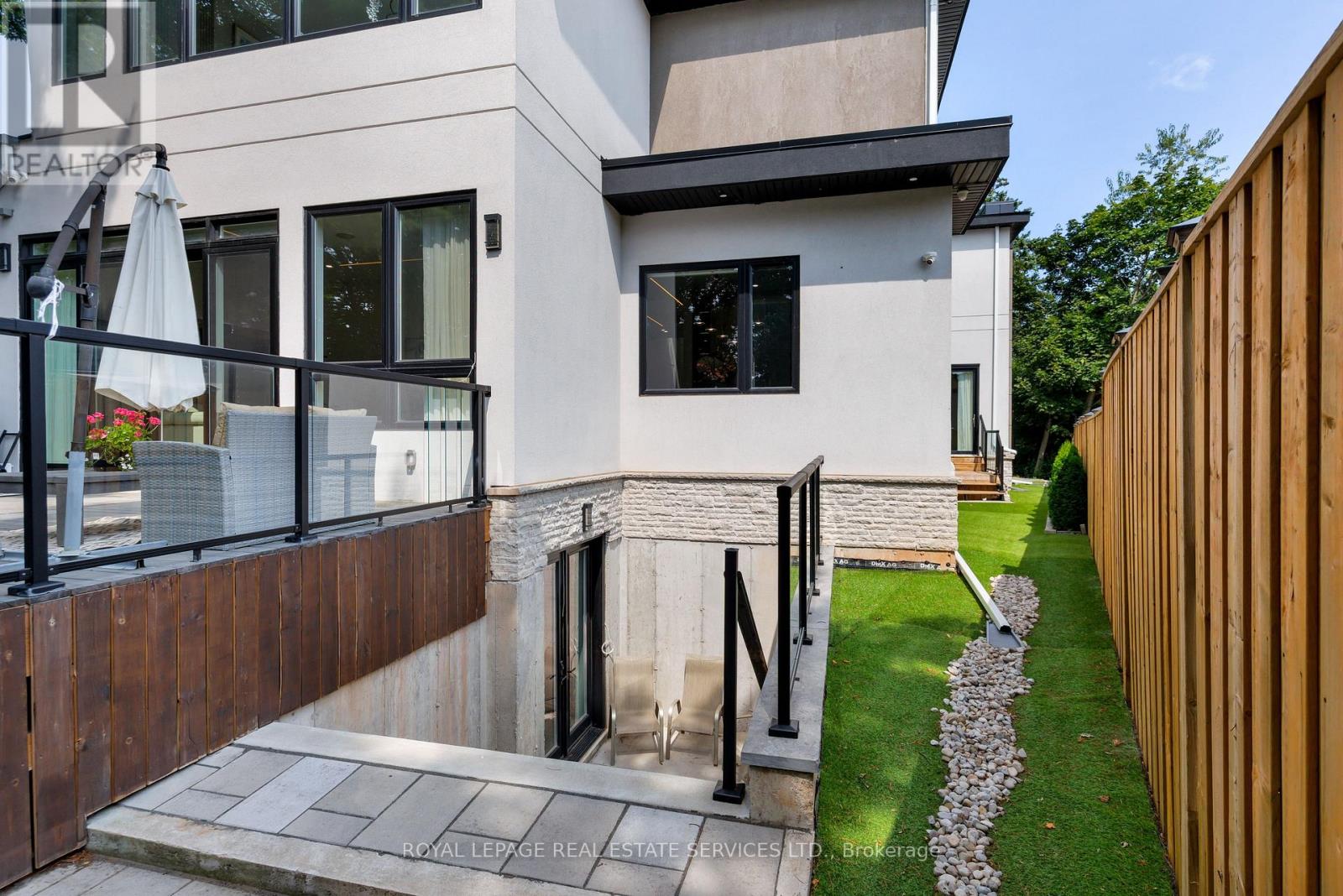564 Stonecliffe Road, Oakville, Ontario  L6L 4N9 - Photo 41 - W13668526