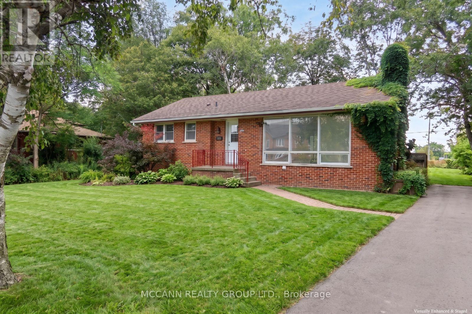 A - 562 MULOCK COURT, Newmarket, Ontario