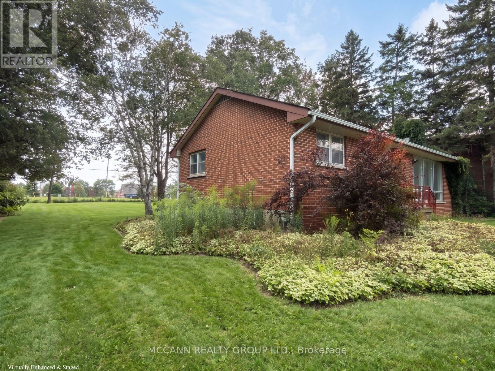 A - 562 Mulock Court, Newmarket, Ontario  L3Y 5H2 - Photo 4 - N13731404