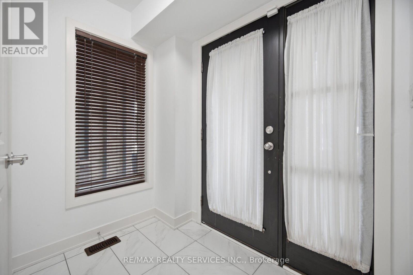 58 Pageant Avenue, Vaughan, Ontario  L4H 4R3 - Photo 3 - N13731434