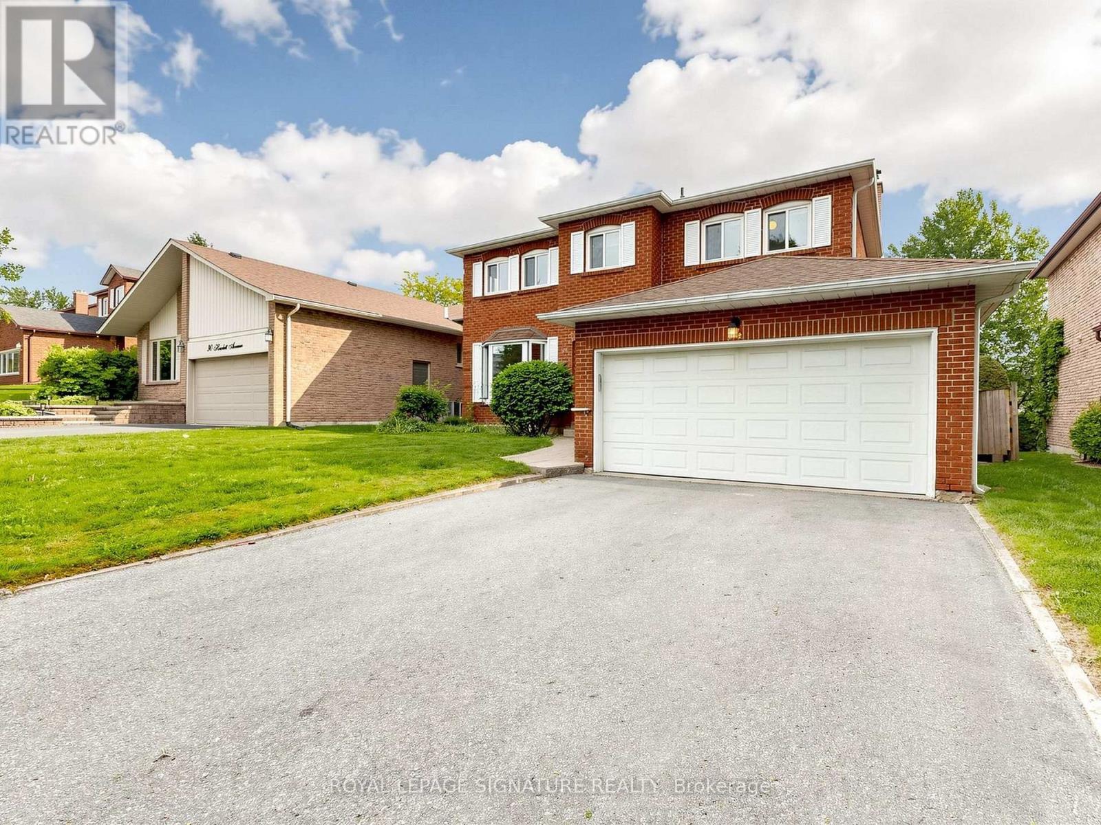 94 Howlett Avenue, Newmarket, Ontario  L3Y 5S5 - Photo 3 - N13731494