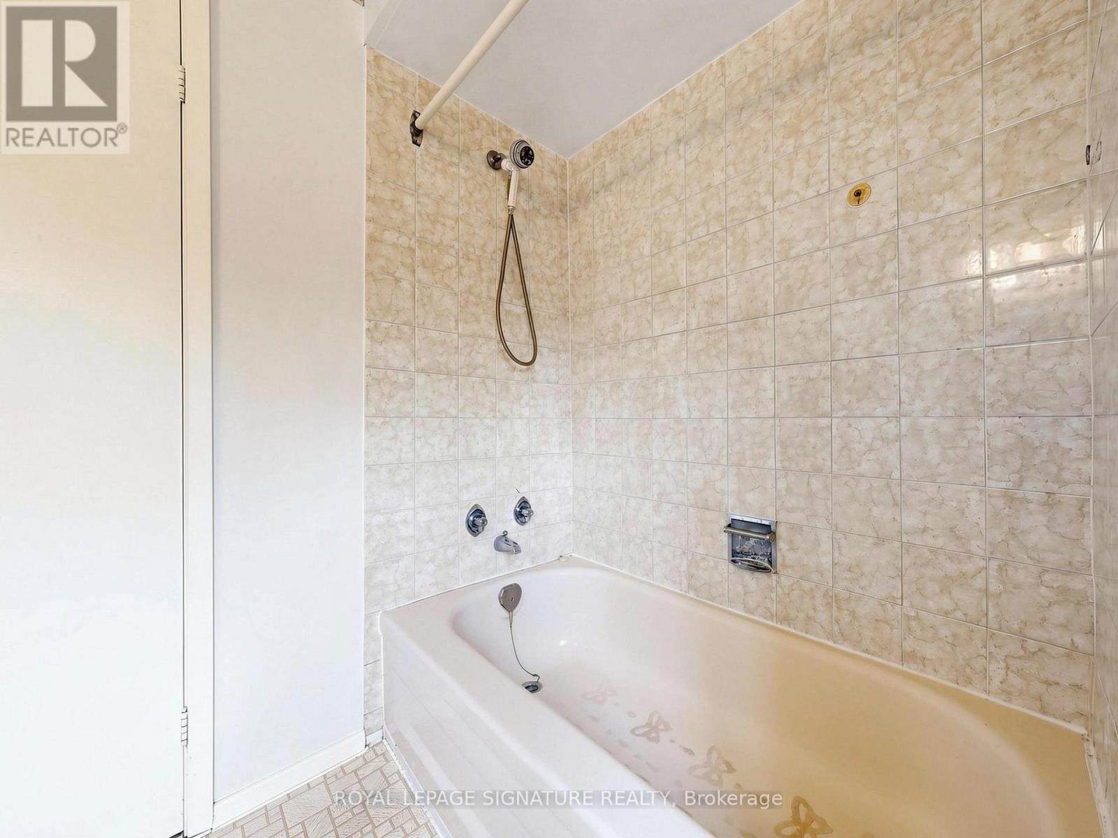 94 Howlett Avenue, Newmarket, Ontario  L3Y 5S5 - Photo 40 - N13731494