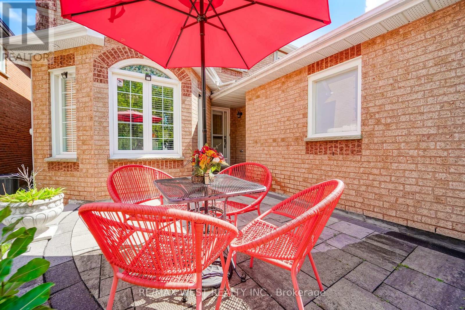 67 Dawlish Avenue, Aurora, Ontario  L4G 6R4 - Photo 2 - N13731580