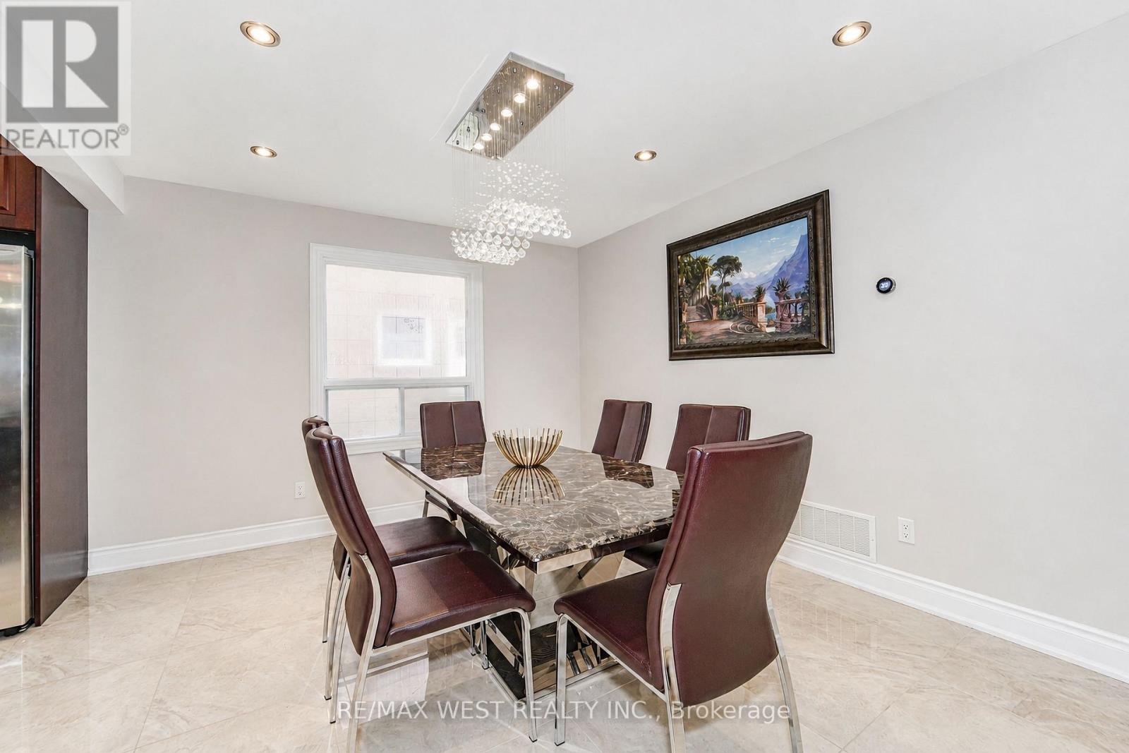 67 Dawlish Avenue, Aurora, Ontario  L4G 6R4 - Photo 5 - N13731580