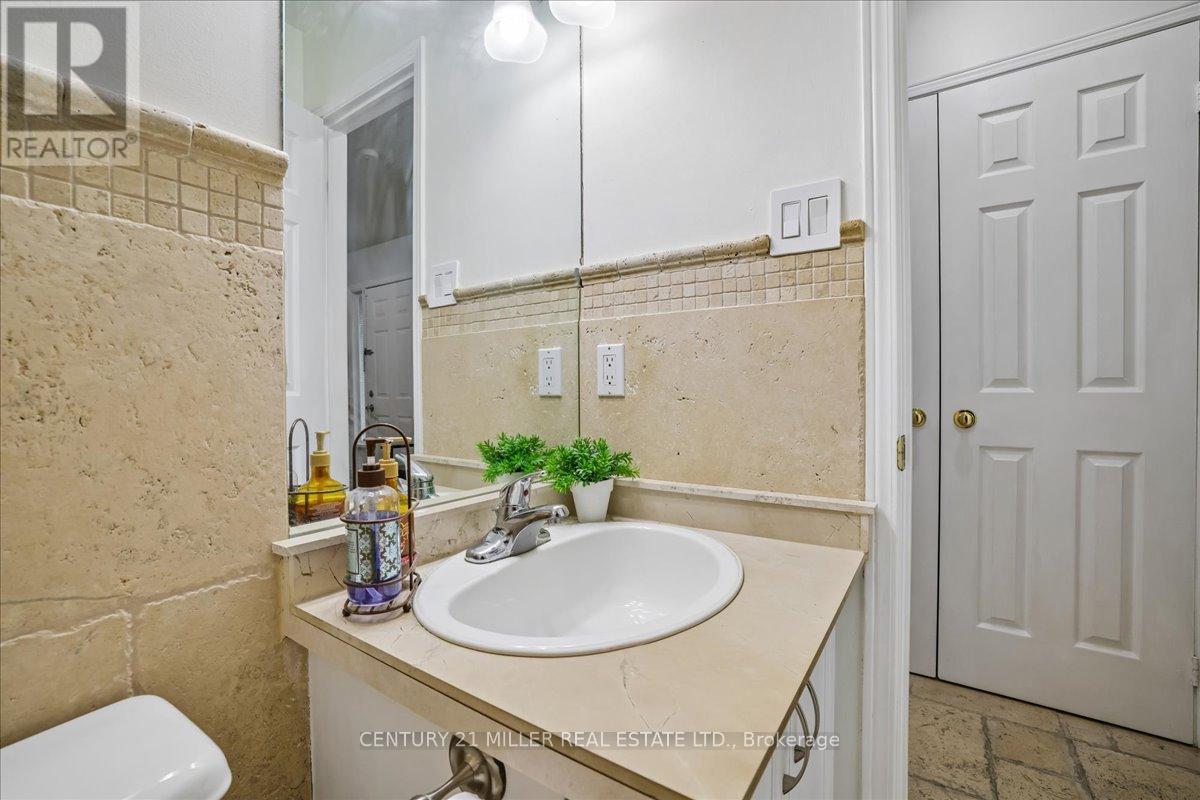 2120 Sixth Line, Oakville, Ontario  L6H 3N1 - Photo 14 - W13731262