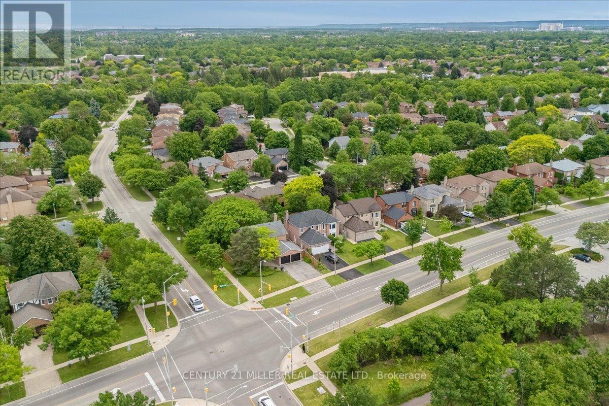2120 Sixth Line, Oakville, Ontario  L6H 3N1 - Photo 42 - W13731262