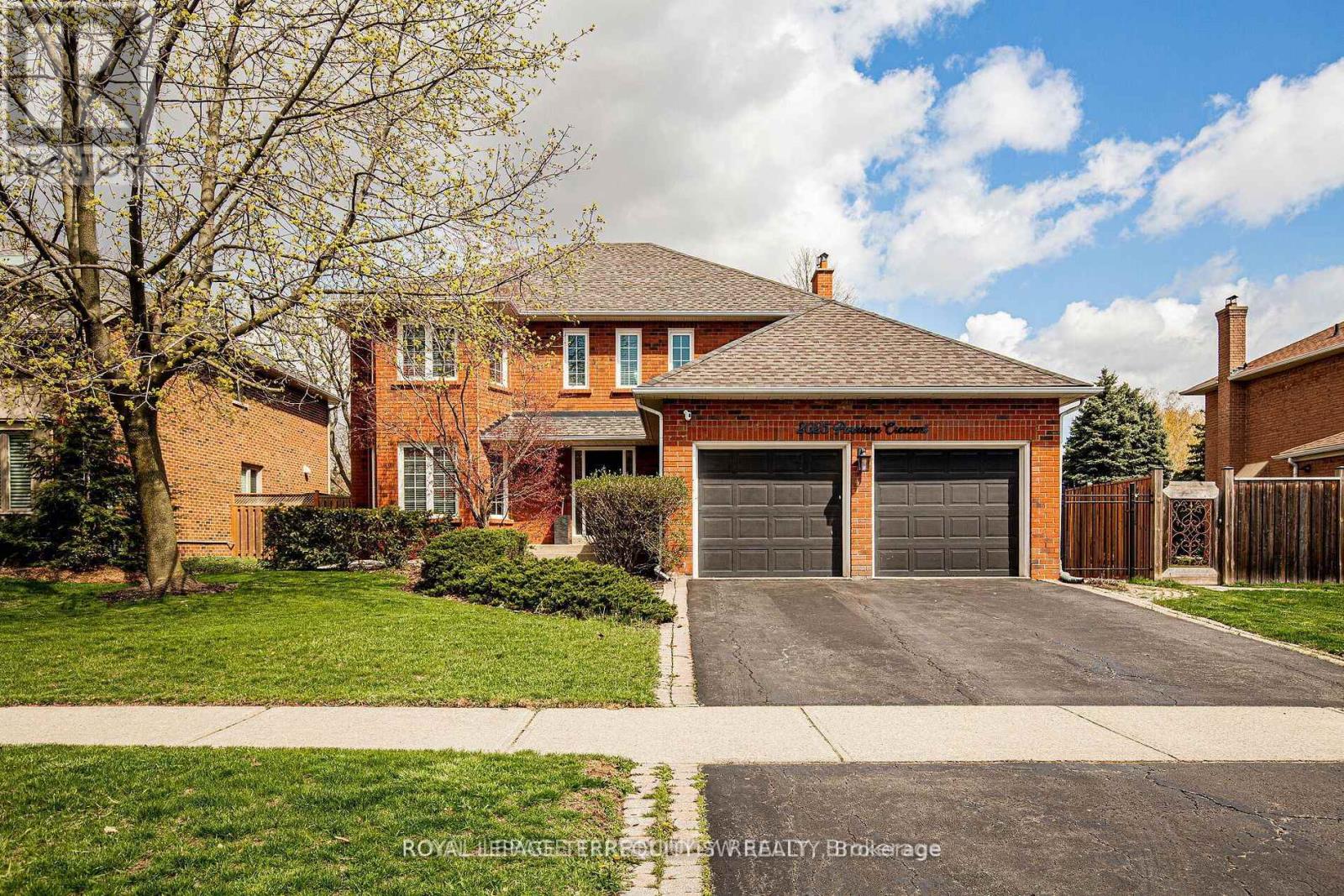 2025 PARKLANE CRESCENT, Burlington, Ontario