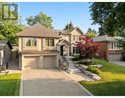 25 QUEENSBOROUGH CRESCENT, Toronto, Ontario