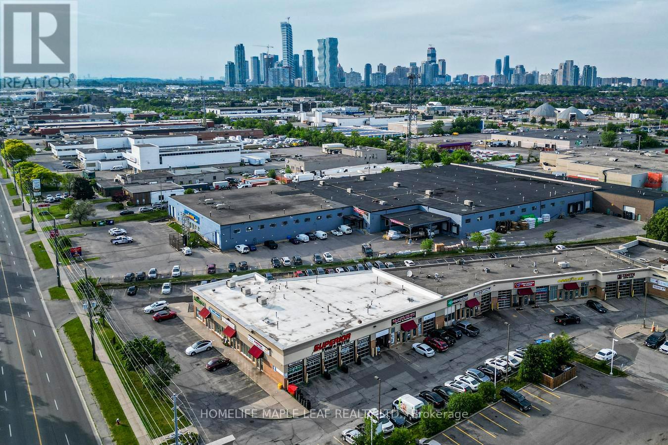 777 Dundas Street W, Mississauga, Ontario  L5C 4P6 - Photo 1 - W13731278