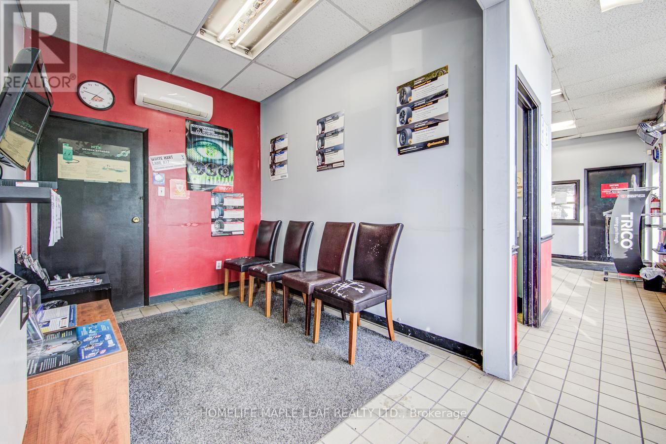 777 Dundas Street W, Mississauga, Ontario  L5C 4P6 - Photo 12 - W13731278