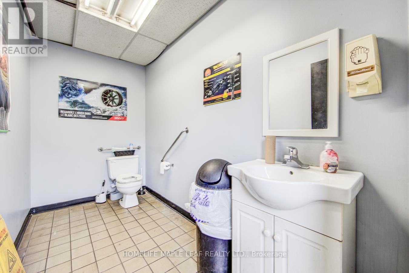 777 Dundas Street W, Mississauga, Ontario  L5C 4P6 - Photo 14 - W13731278