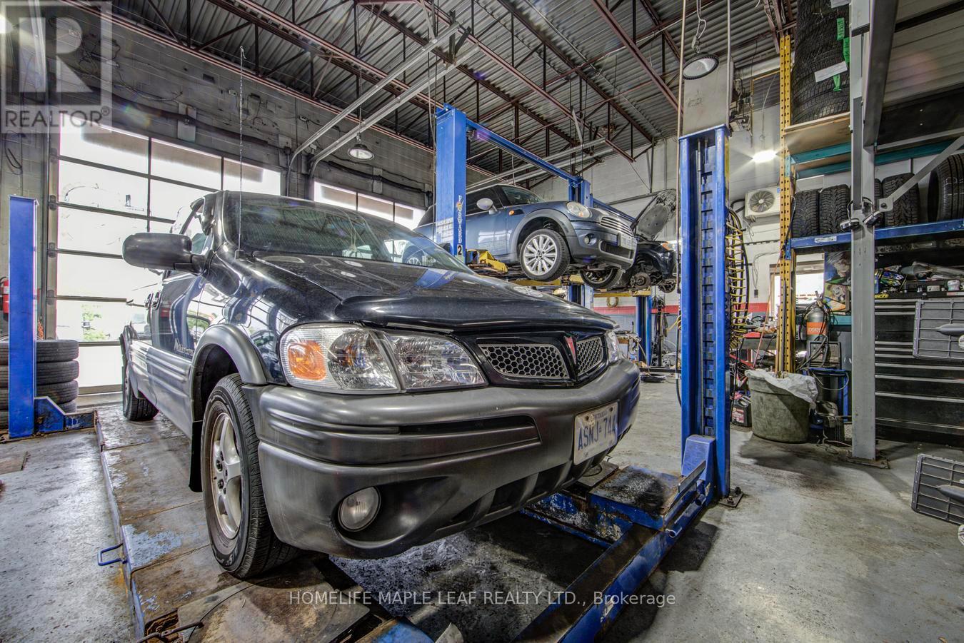 777 Dundas Street W, Mississauga, Ontario  L5C 4P6 - Photo 19 - W13731278