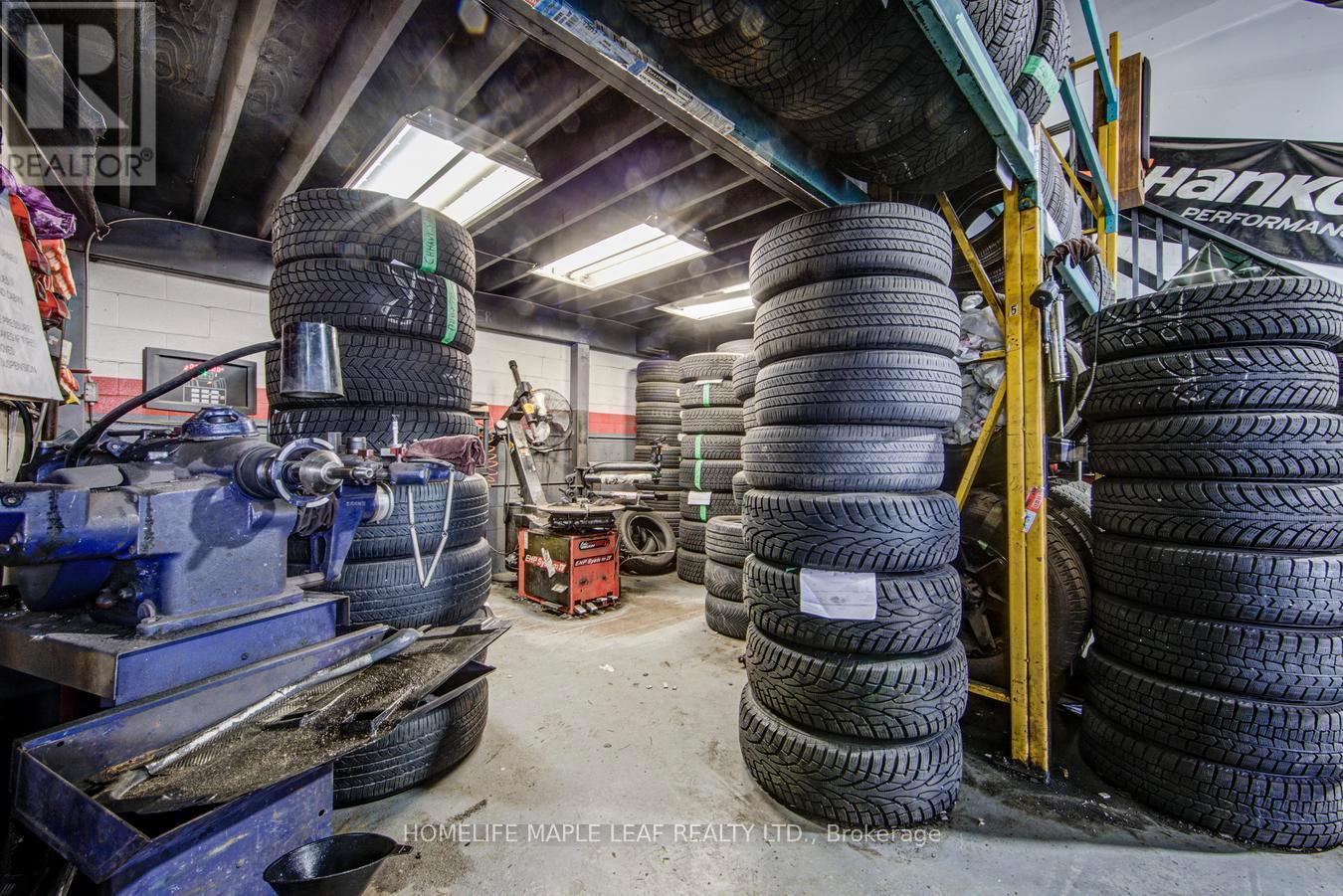 777 Dundas Street W, Mississauga, Ontario  L5C 4P6 - Photo 22 - W13731278