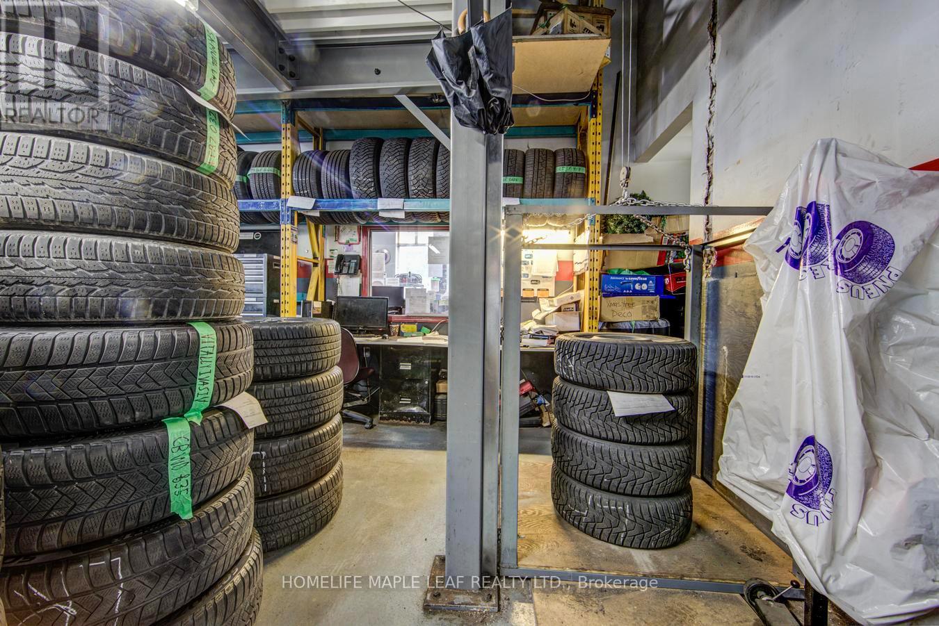 777 Dundas Street W, Mississauga, Ontario  L5C 4P6 - Photo 23 - W13731278