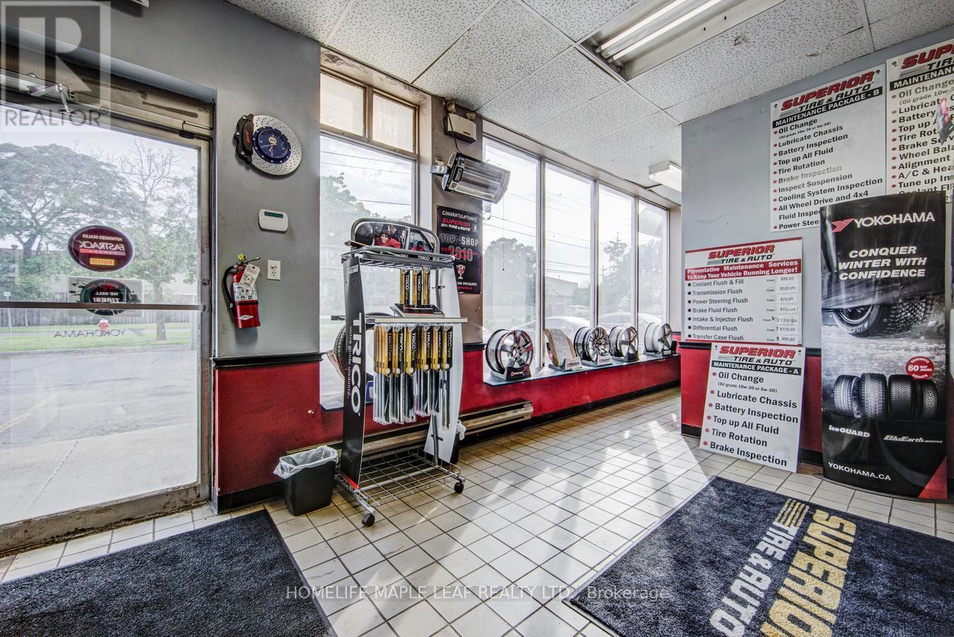 777 Dundas Street W, Mississauga, Ontario  L5C 4P6 - Photo 8 - W13731278
