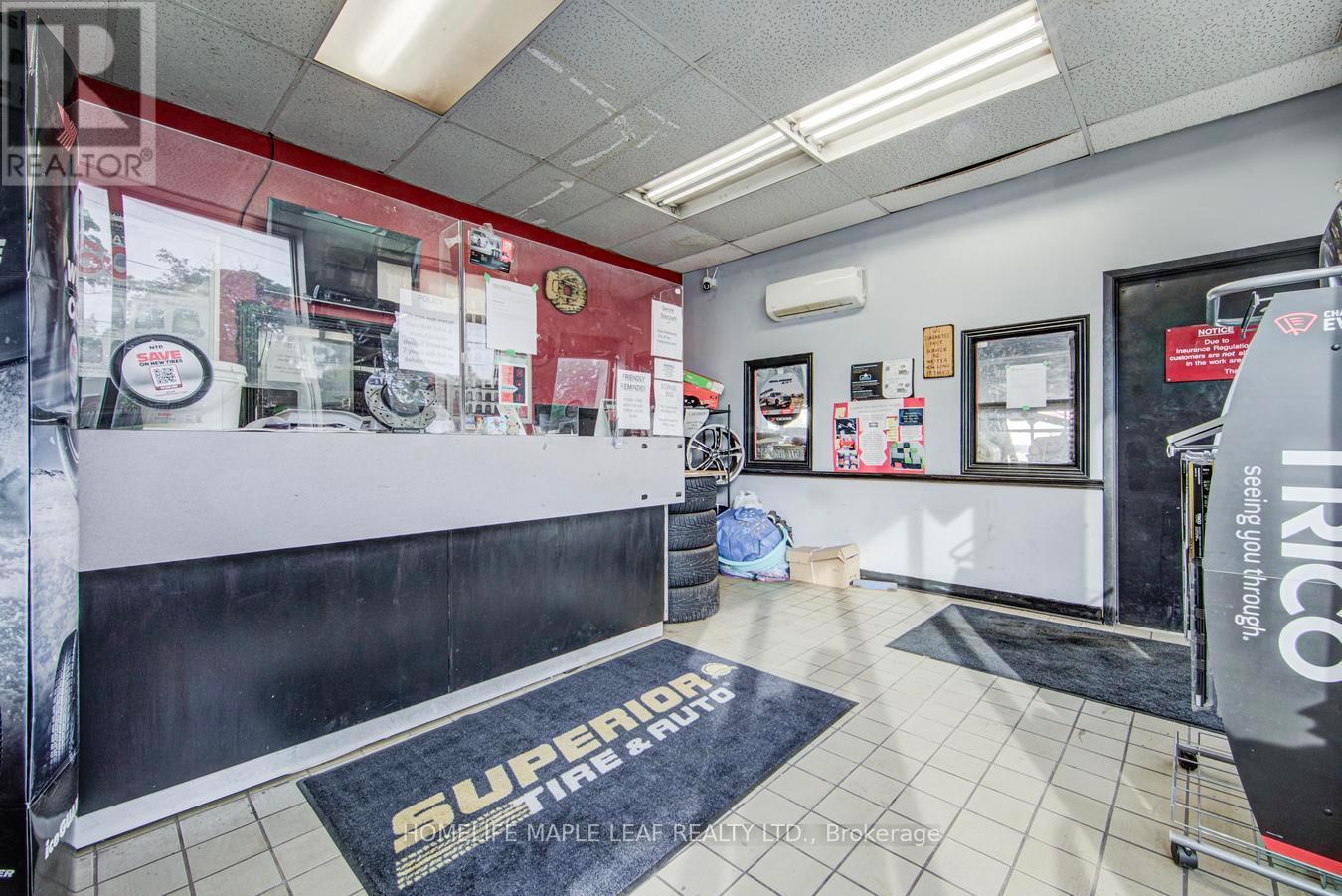 777 Dundas Street W, Mississauga, Ontario  L5C 4P6 - Photo 9 - W13731278