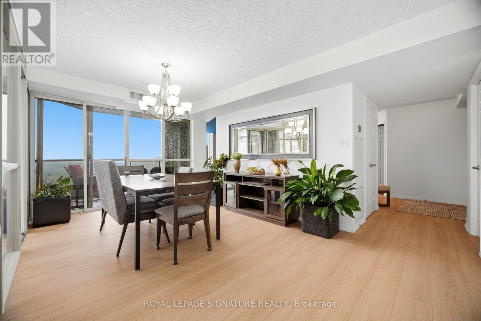 2310 - 55 Kingsbridge Garden Circle, Mississauga, Ontario  L5R 1Y1 - Photo 10 - W13731280