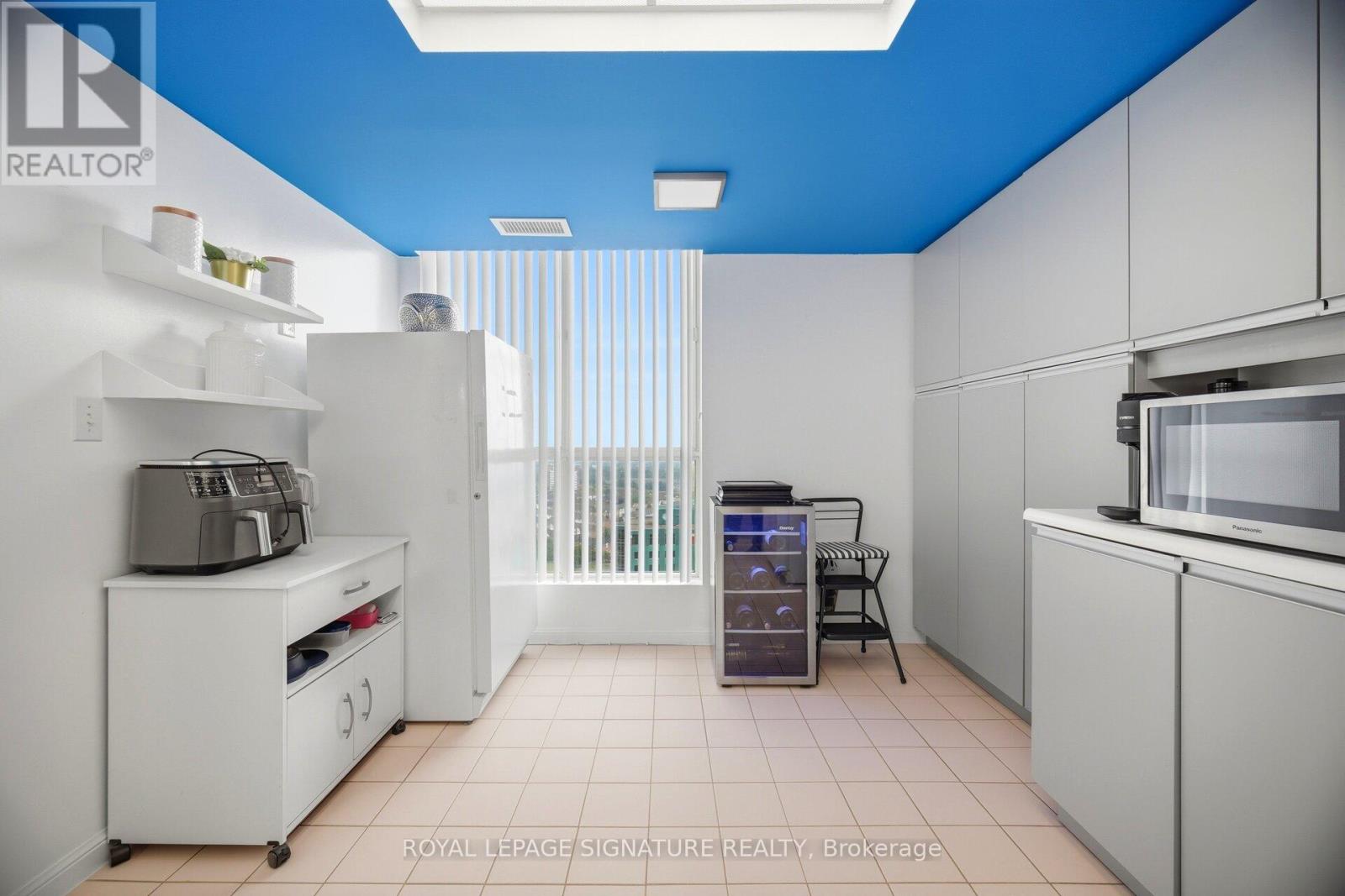 2310 - 55 Kingsbridge Garden Circle, Mississauga, Ontario  L5R 1Y1 - Photo 14 - W13731280