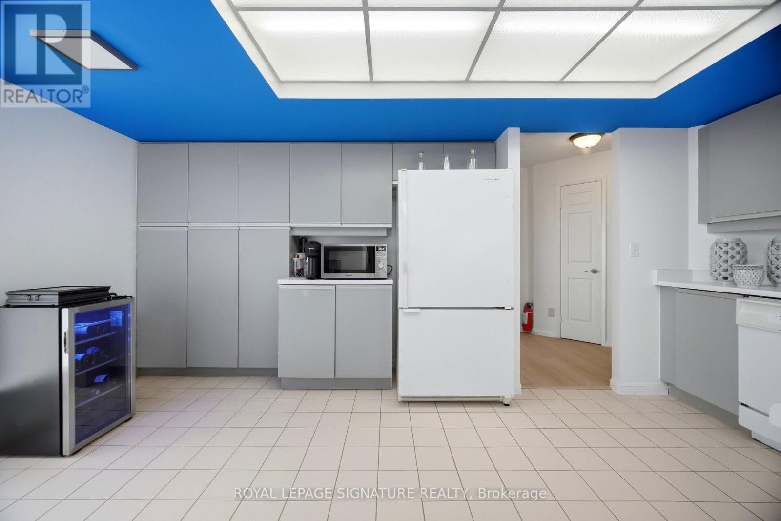 2310 - 55 Kingsbridge Garden Circle, Mississauga, Ontario  L5R 1Y1 - Photo 16 - W13731280