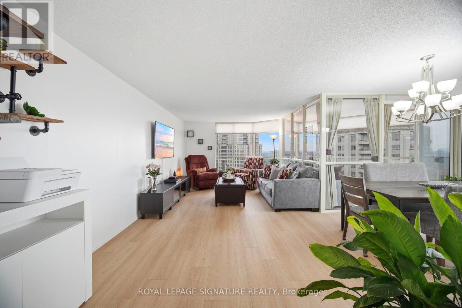 2310 - 55 Kingsbridge Garden Circle, Mississauga, Ontario  L5R 1Y1 - Photo 8 - W13731280