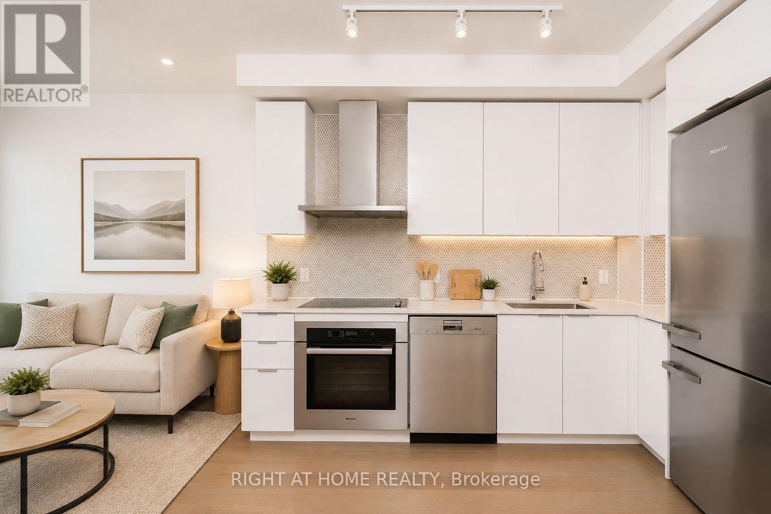 Lph02b - 20 Shore Breeze Drive, Toronto, Ontario  M8V 1A1 - Photo 5 - W13731300