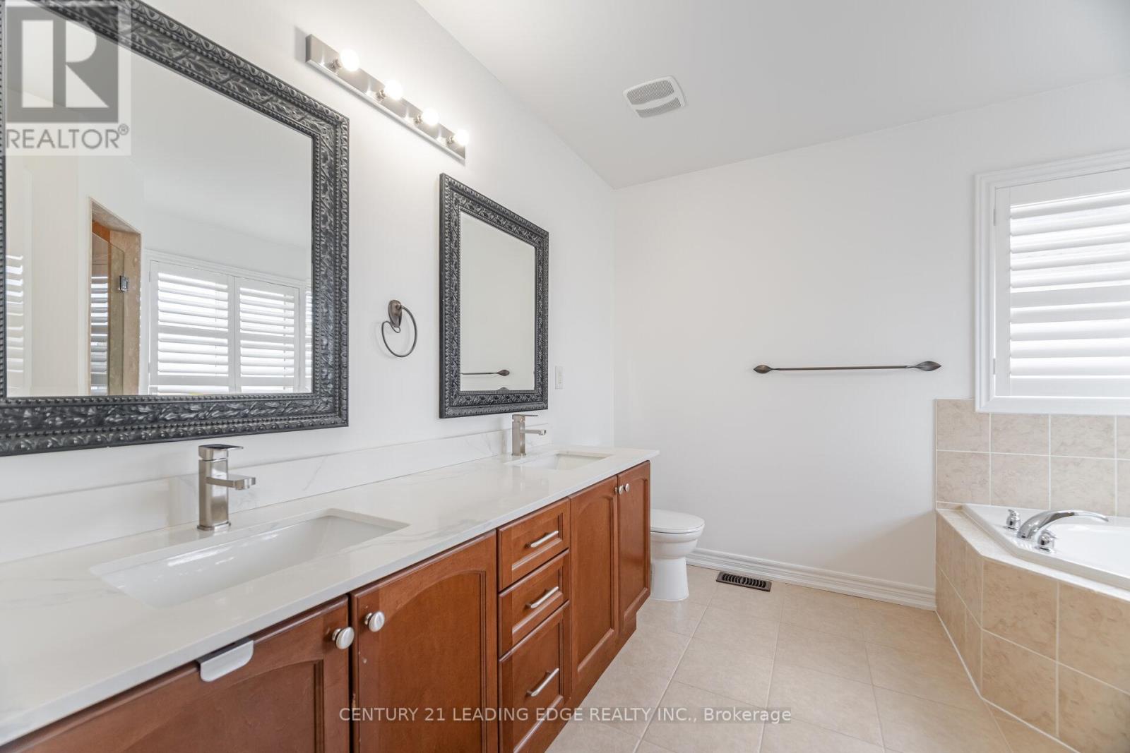 34 Royal Links Circle, Brampton, Ontario  L6P 2Z9 - Photo 17 - W13731316