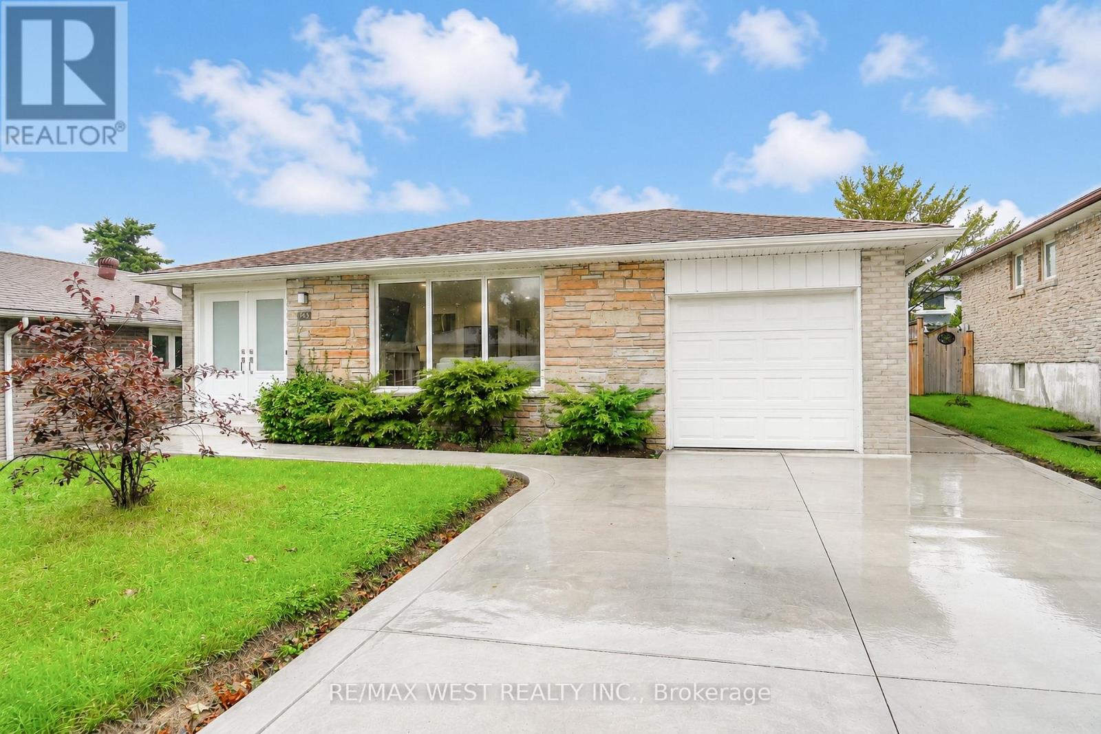 765 Dodsworth Crescent, Mississauga, Ontario  L4Y 2H8 - Photo 1 - W13731452