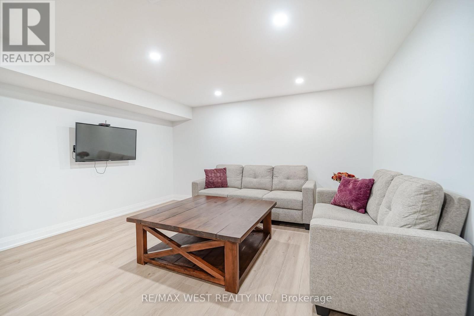 765 Dodsworth Crescent, Mississauga, Ontario  L4Y 2H8 - Photo 13 - W13731452