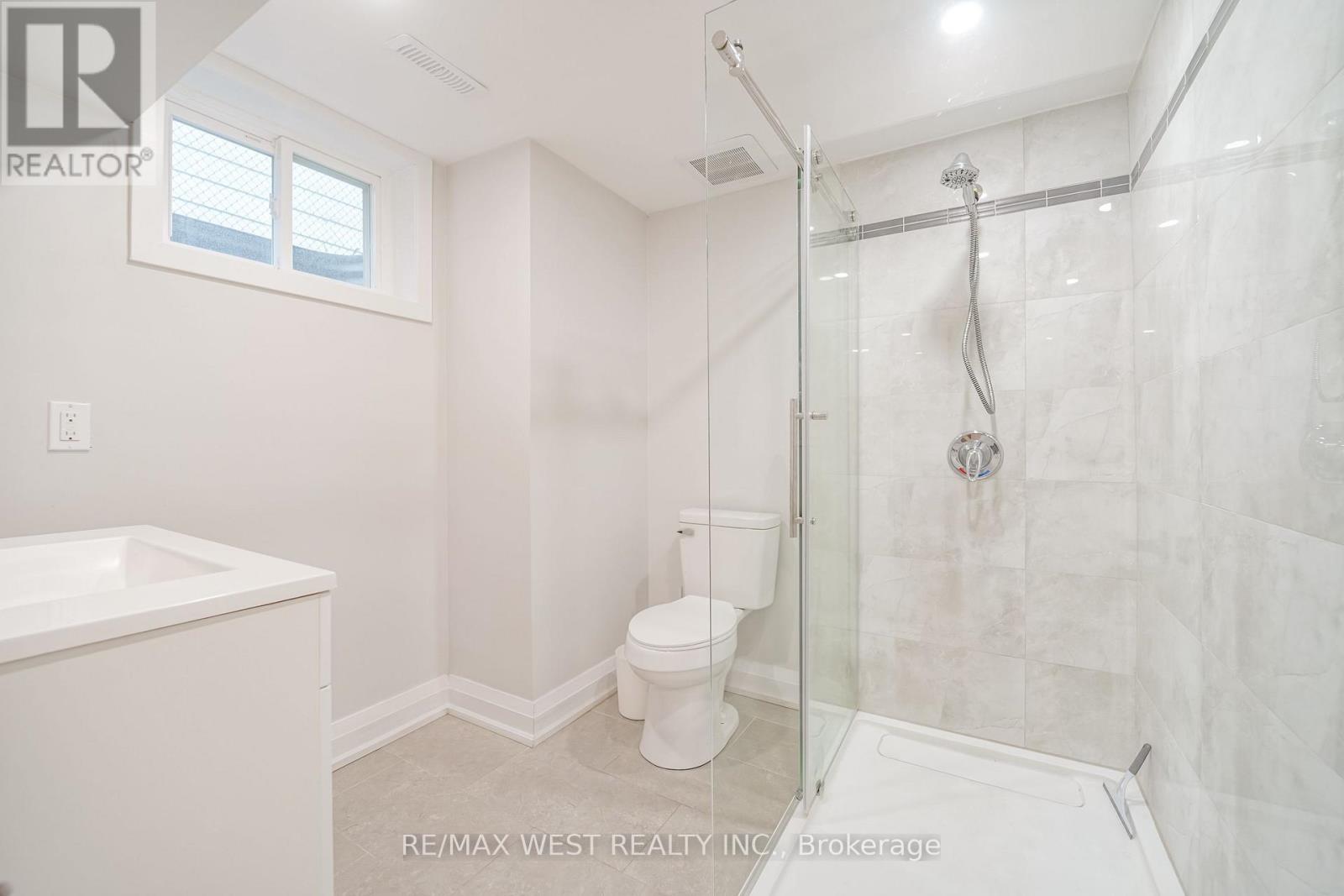 765 Dodsworth Crescent, Mississauga, Ontario  L4Y 2H8 - Photo 16 - W13731452