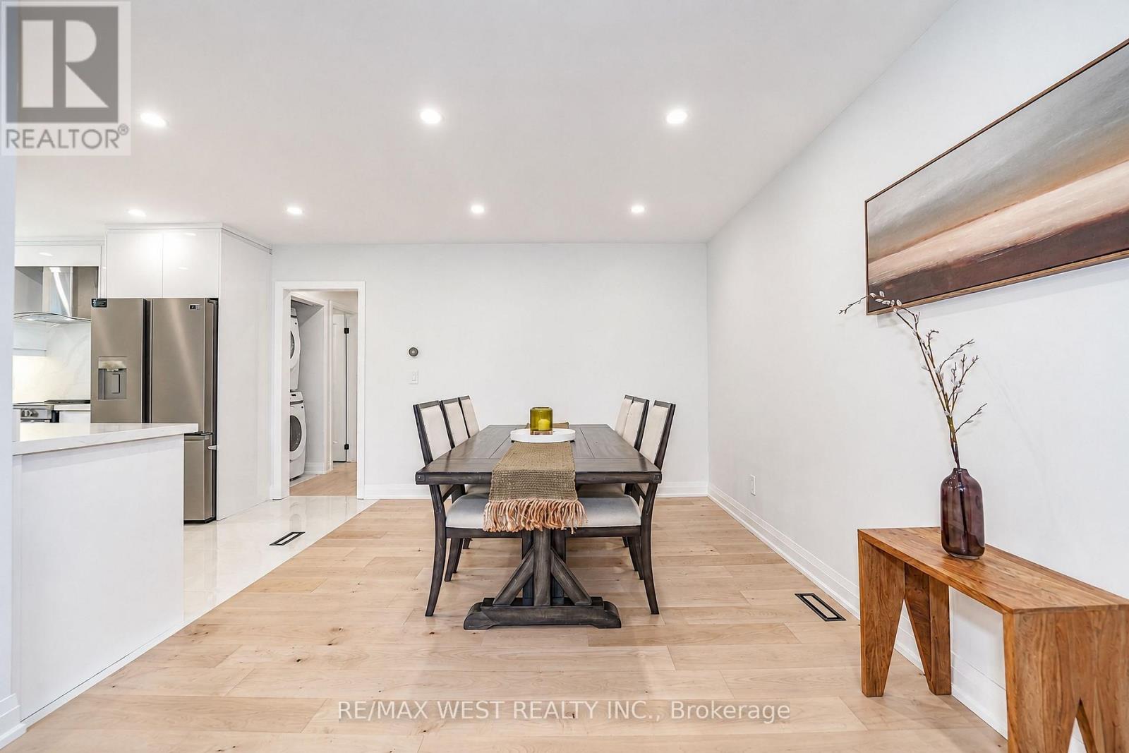 765 Dodsworth Crescent, Mississauga, Ontario  L4Y 2H8 - Photo 5 - W13731452