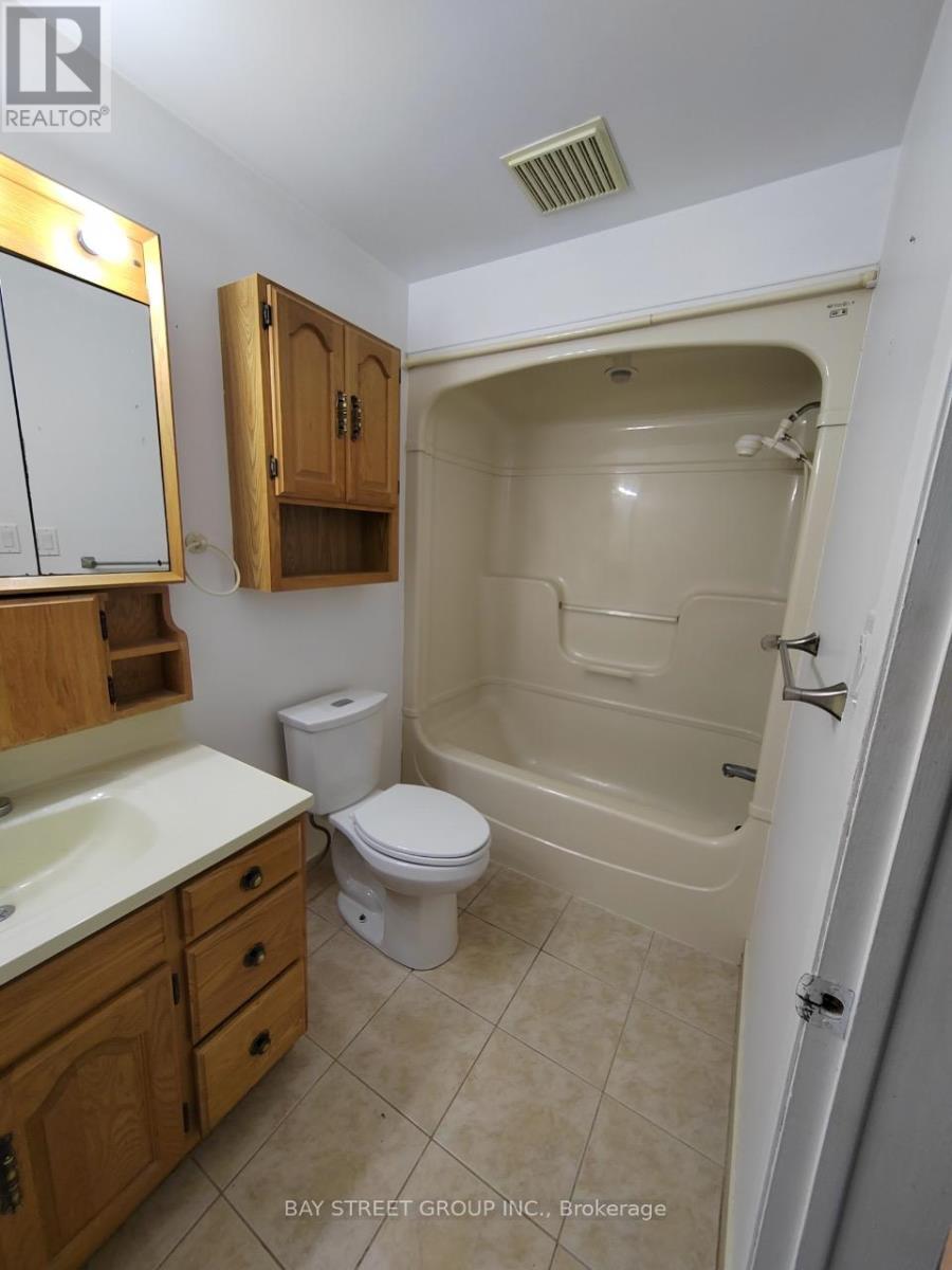 65 Saint Andrews Avenue, Welland, Ontario  L3B 1E3 - Photo 12 - X13731378