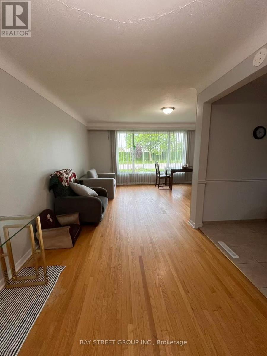 65 Saint Andrews Avenue, Welland, Ontario  L3B 1E3 - Photo 3 - X13731378